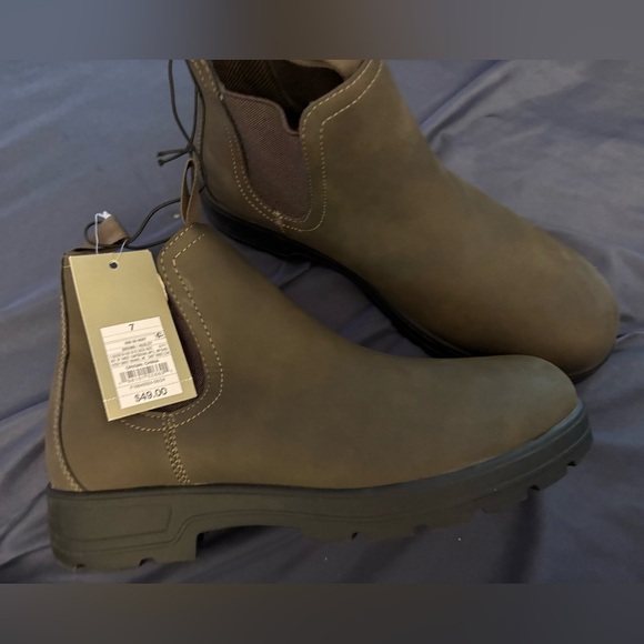 - NWT- Men's Slate Grey Green Chelsea Boots 
MSRP$ 49 - Picture 3 of 11